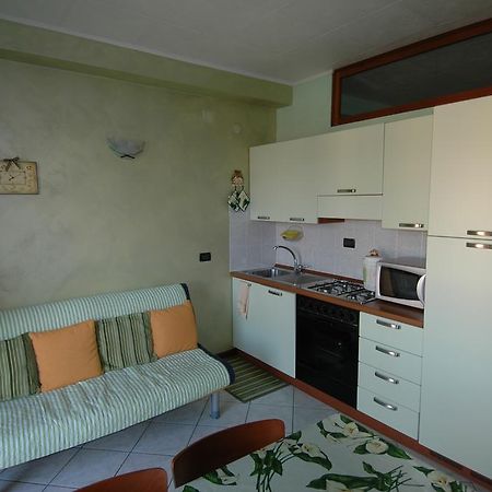 Appartamento Alle Magnolie Sirmione Bagian luar foto